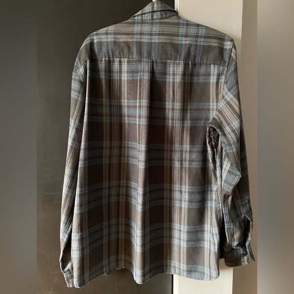 North Face Long Sleeve - Picture 2 of 2